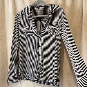 Forever 21 large black and white striped long sleeve button up shirt